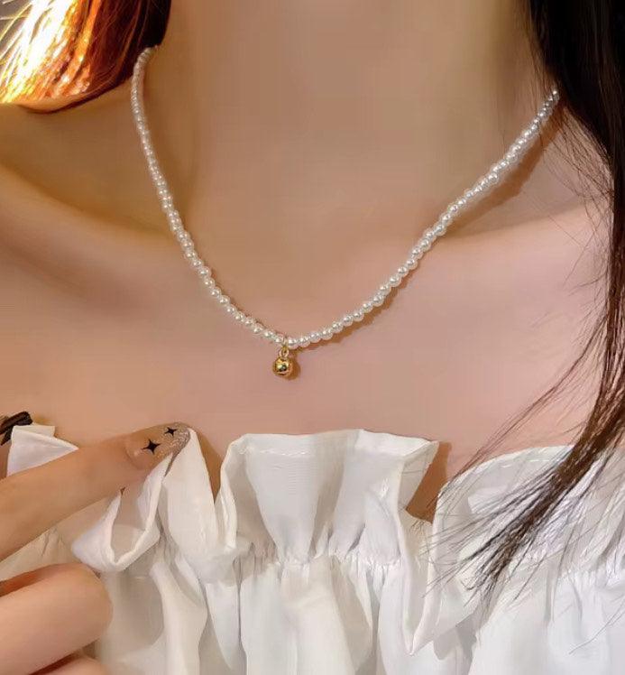 Chloé | Collier en perles classiques - pendentif perle doré - Actoshine Réunion