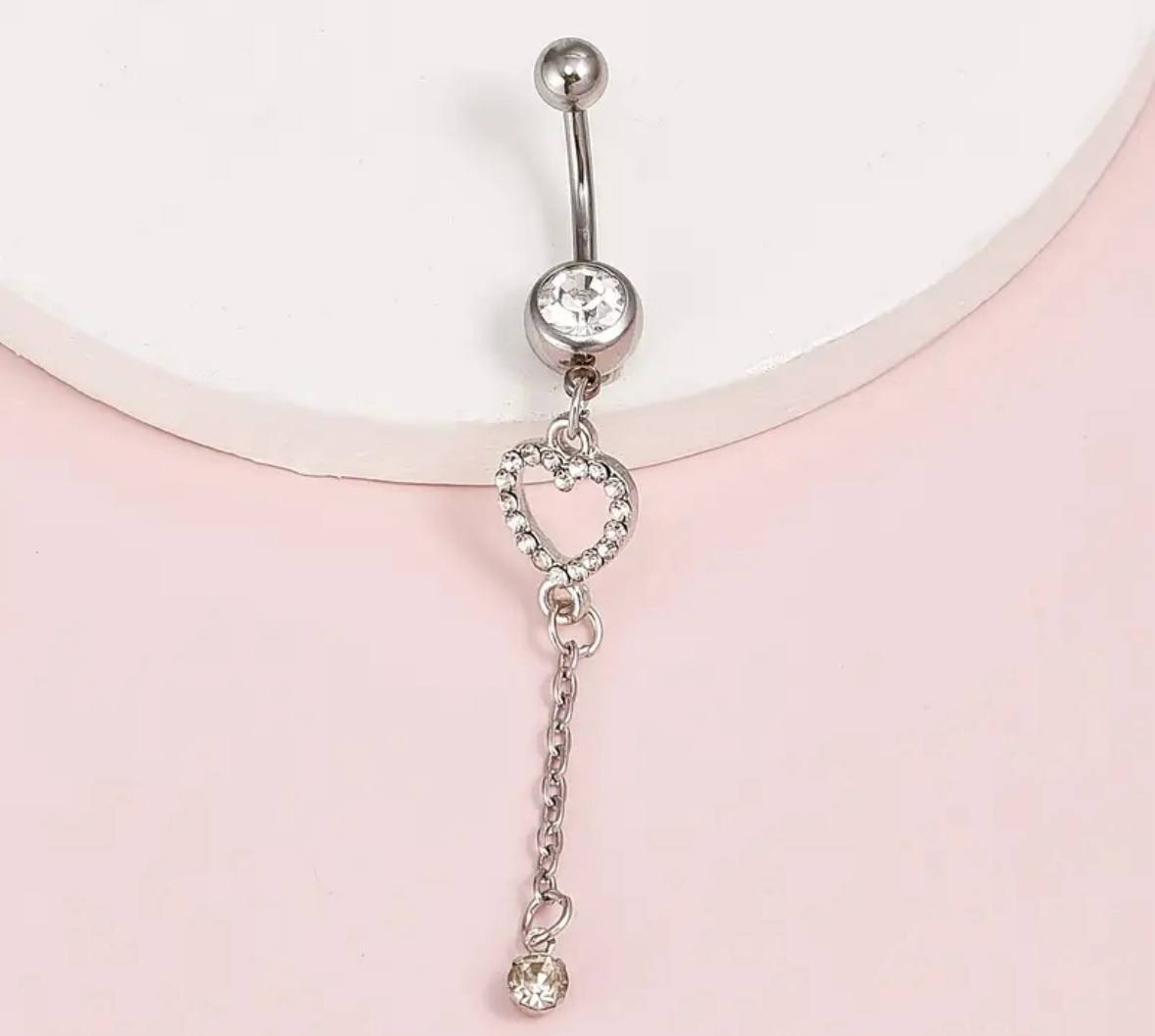 Anneau de Nombril Cœur d’Éclat – Séduction Fine & Féminité Brillante