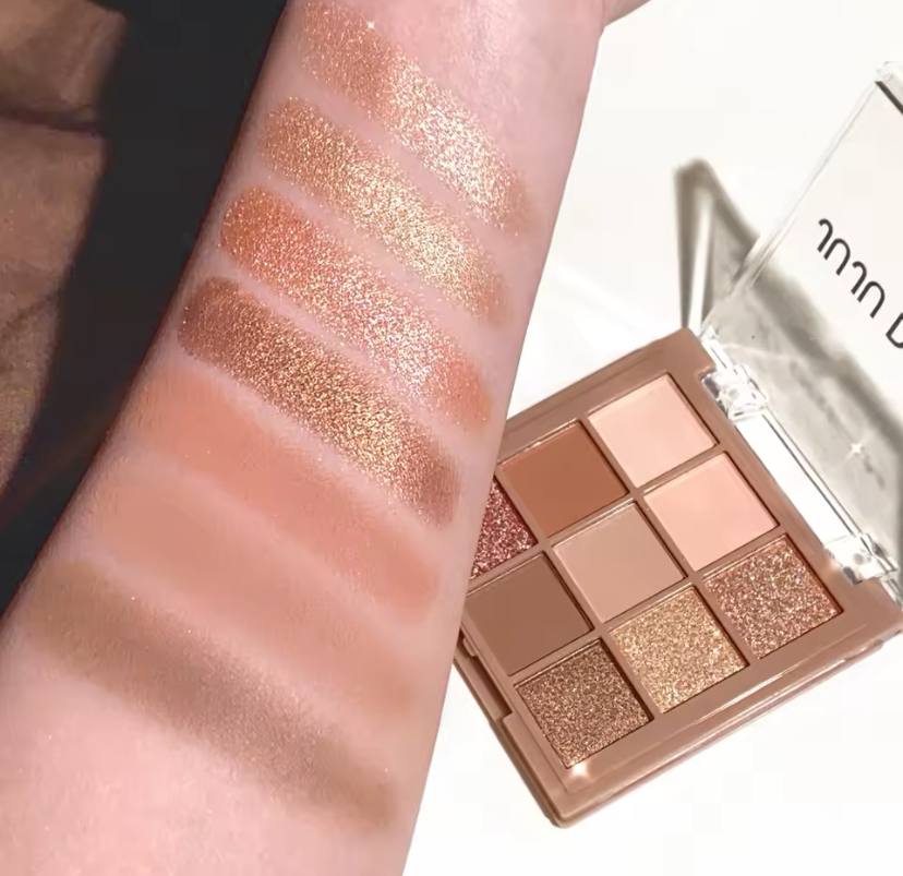 L’Essentielle Beauté – Palette 9 Couleurs Subtiles & Lumineuses, Waterproof, Résultat Studio