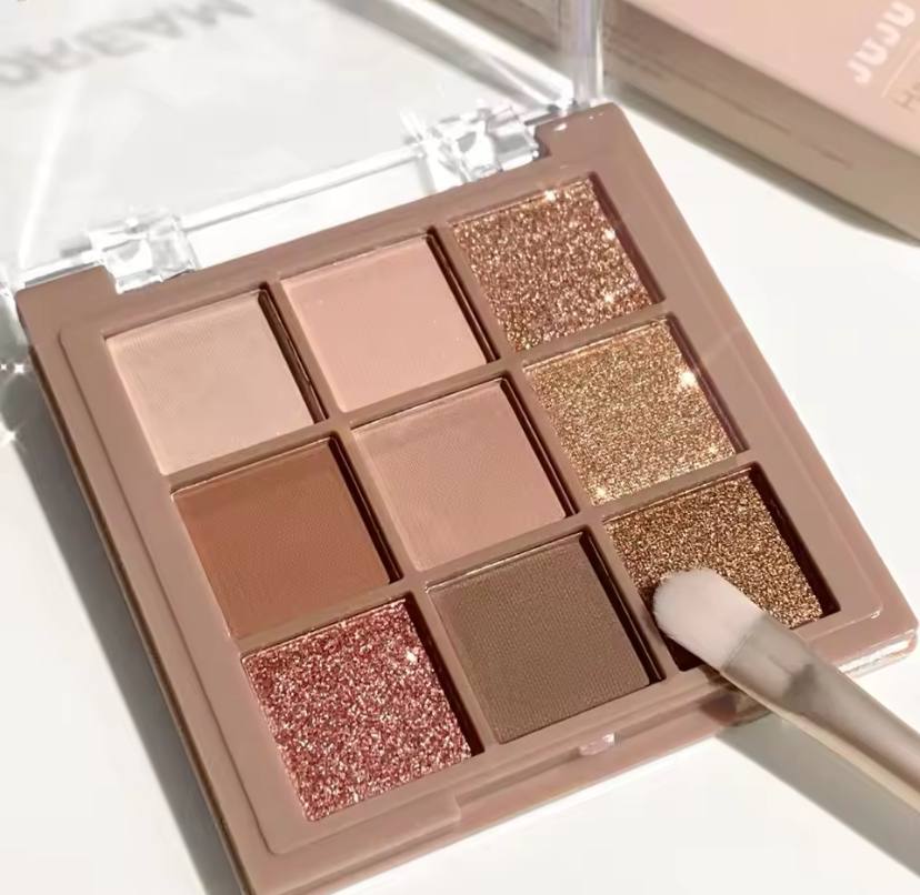 L’Essentielle Beauté – Palette 9 Couleurs Subtiles & Lumineuses, Waterproof, Résultat Studio