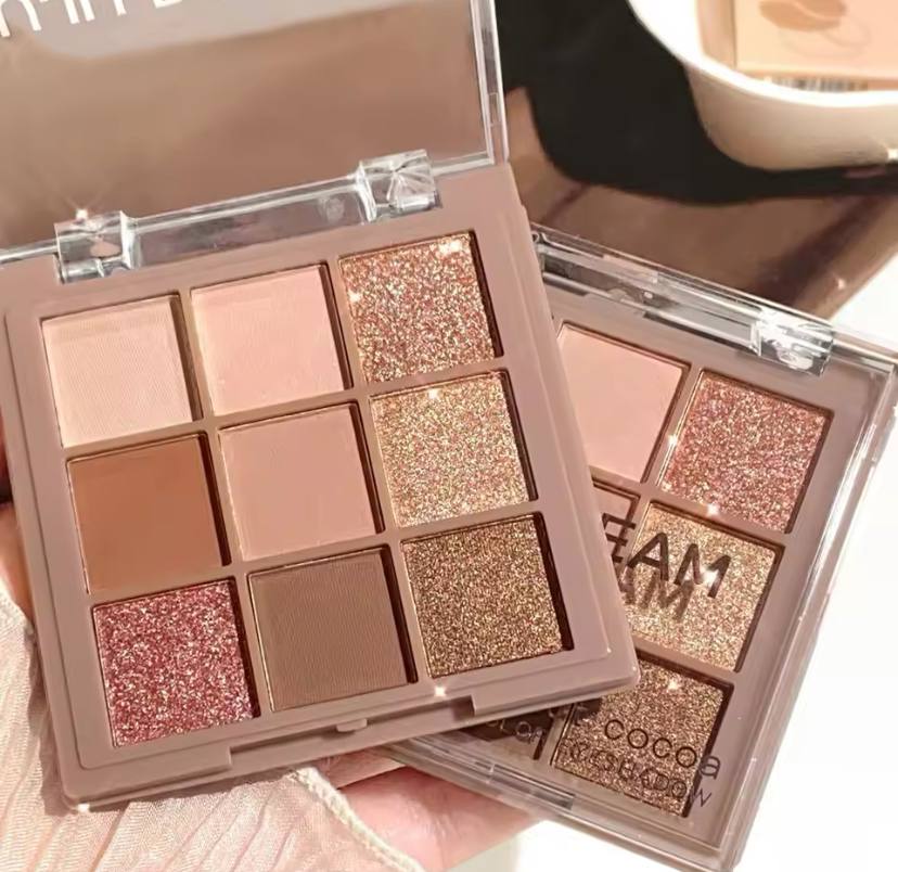 L’Essentielle Beauté – Palette 9 Couleurs Subtiles & Lumineuses, Waterproof, Résultat Studio