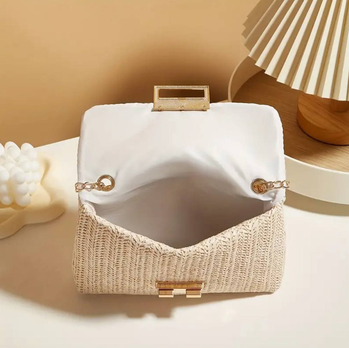 Sac Bandoulière Tissé Élégance – Artisanat Chic & Détail de Caractère